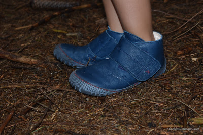 Pololo Schuhe im Wald